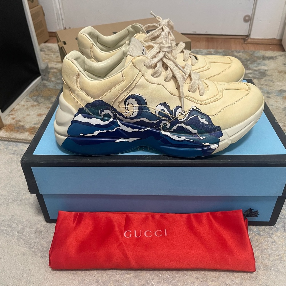 EUC Men’s Size 8 (Euro Sz 41) Gucci Rhyton Wave Print Dad Shoes In Ivory & Blue - Picture 6 of 16
